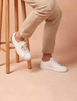 Pied de Biche Sneakers><noscript><img width=