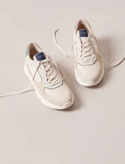 Pied de Biche Sneakers><noscript><img width=